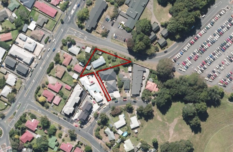 5 Bleakley Place, Hillcrest, Hamilton - Carousel 1