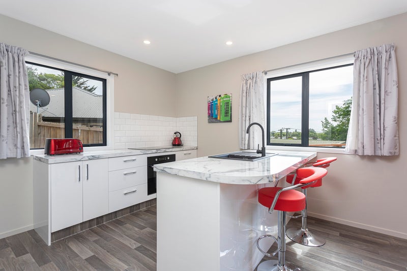 46 Albert Terrace, Saint Martins, Christchurch - Carousel 2