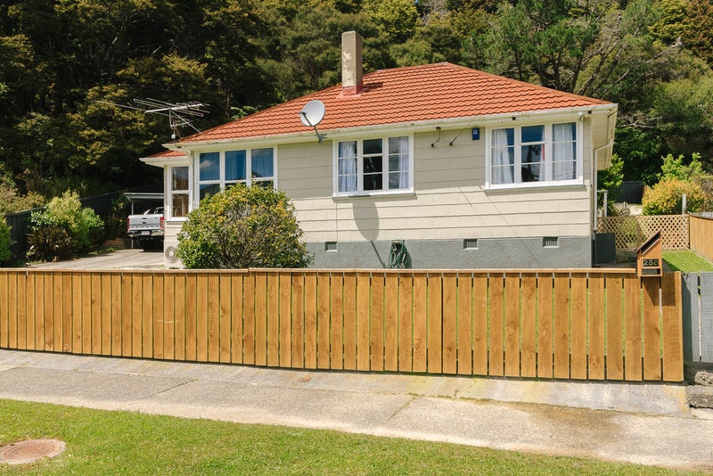 256 Waddington Drive, Naenae, Lower Hutt - Carousel 2