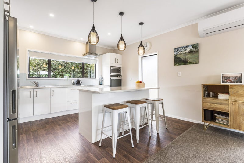 38 Lakeside Drive, Pahurehure, Papakura - Carousel 1