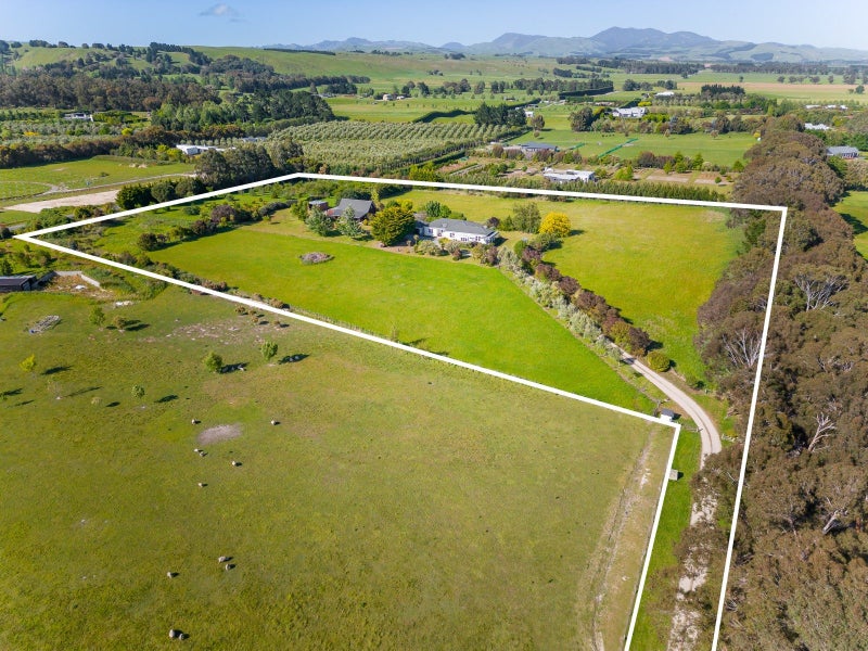 24B Cromarty Drive, Martinborough - Carousel 2