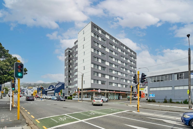 7H/242 Taranaki Street, Mount Cook, Wellington - Carousel 13