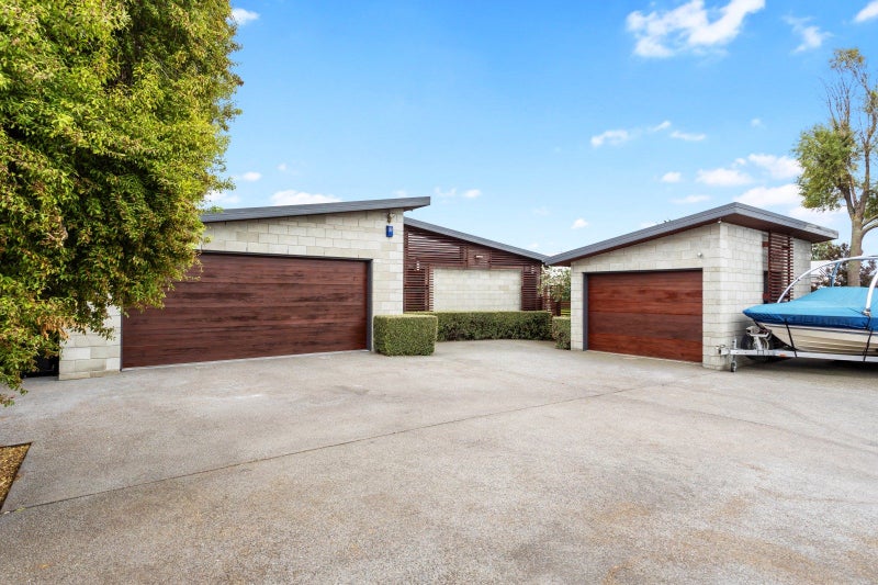 3 Riverwood Boulevard, Redwood, Christchurch - Carousel 1