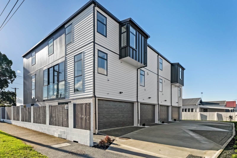 262A Meola Road, Point Chevalier, Auckland - Carousel 2