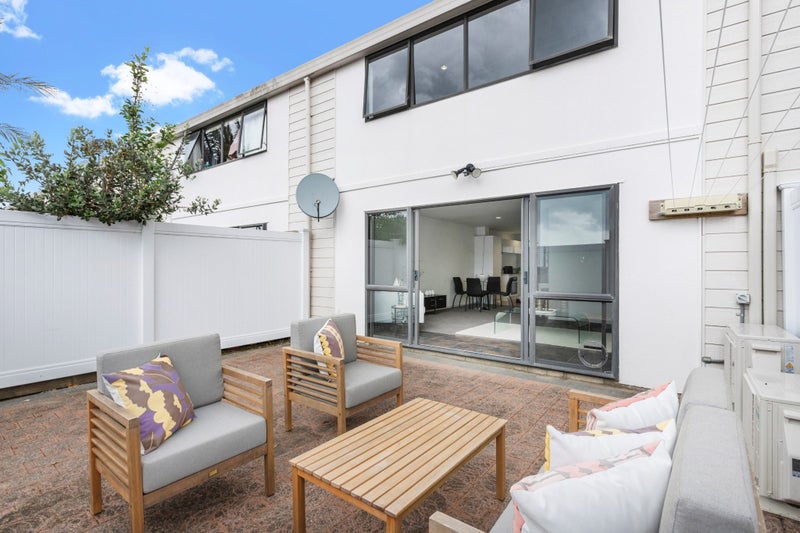 2/35 Fields Parade, Oteha, Auckland - Carousel 2