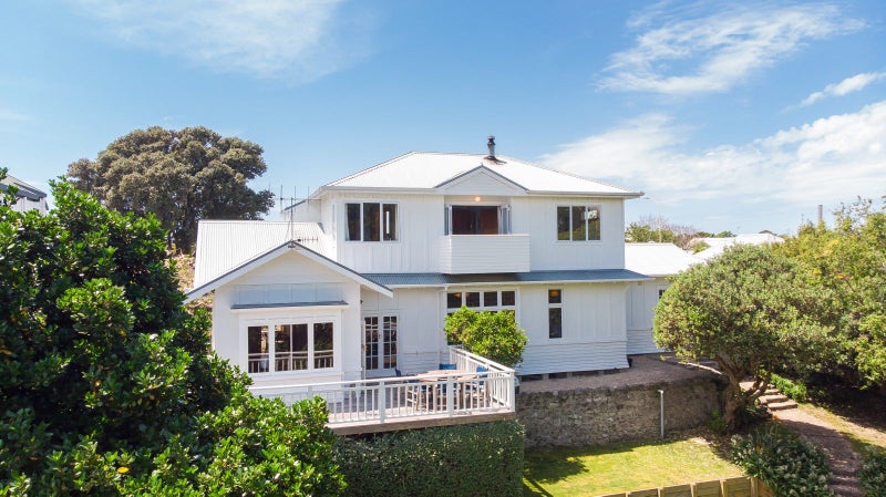 4 Selwyn Road, Hospital Hill, Napier - Carousel 1