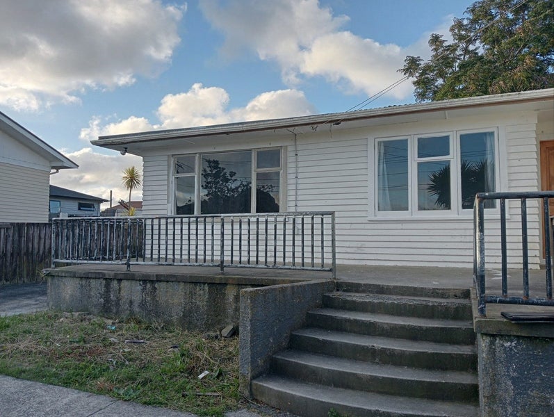 7 Clayton Road, Manurewa, Auckland - Carousel 2