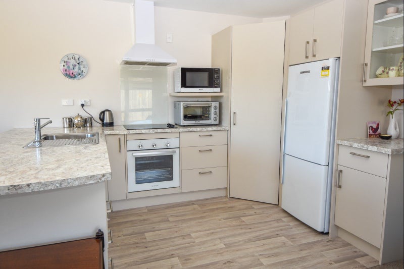 31 Ashmore Park Road, Carterton, Carterton - Carousel 2