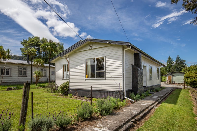 31 Stafford Street, Blackball, Greymouth - Carousel 17
