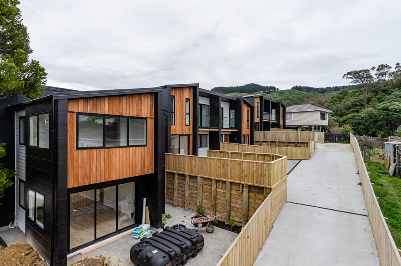 6D Huia Street, Tawa, Wellington - Carousel 16