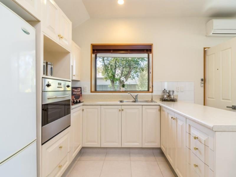 12 Beckford Road, Saint Martins, Christchurch - Carousel 2