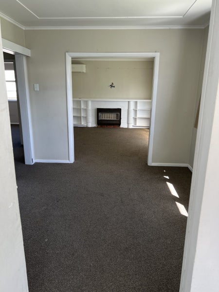 14 Burden Avenue, Wainuiomata, Lower Hutt - Carousel 2