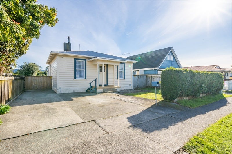 25 Awamutu Grove, Waiwhetu, Lower Hutt - Carousel 1