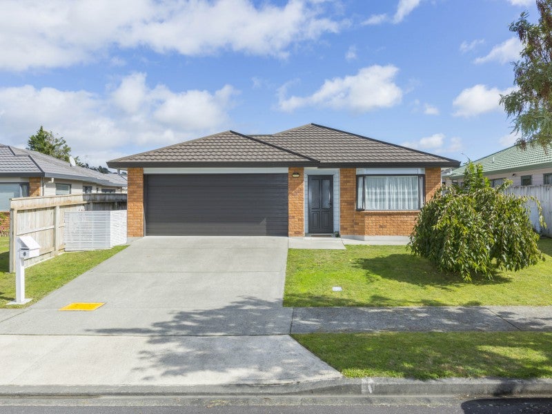 8 Talbot Grove, Trentham, Upper Hutt - Carousel 1