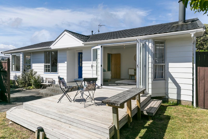 10 Mallard Grove, Churton Park, Wellington - Carousel 1