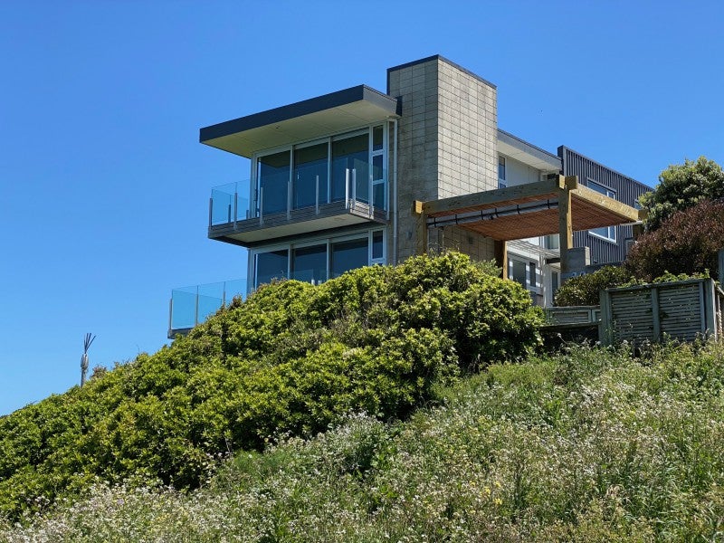 21 Bendigo Grove, Newlands, Wellington - Carousel 2