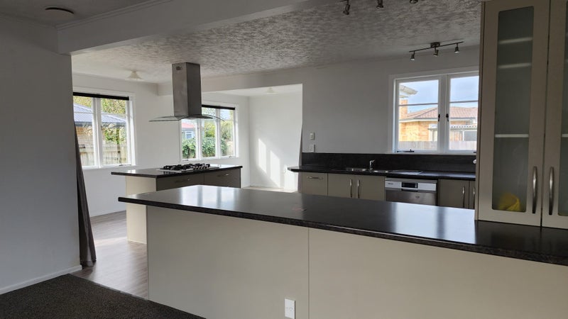 92A Bruce Avenue, Glenview, Hamilton - Carousel 2