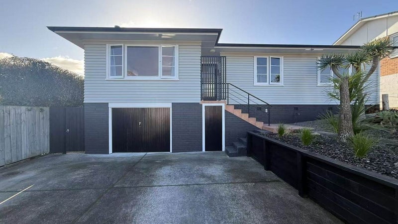 9 Bond Crescent, Forrest Hill, Auckland - Carousel 1