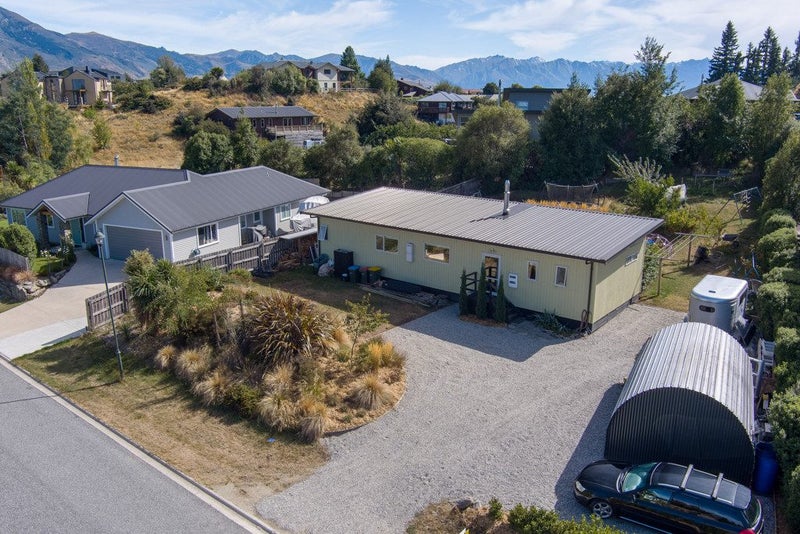 18 Charles Court, Wanaka - Carousel 1