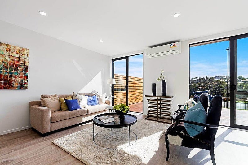 70 Arran Point Parade, Orewa, Orewa - Carousel 2