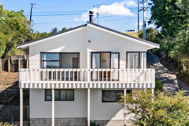 1/697 East Coast Road, Browns Bay, Auckland - Carousel 1