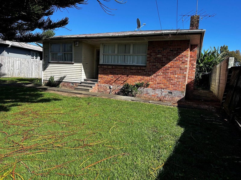 55 Cobham Crescent, Otara, Auckland - Carousel 1