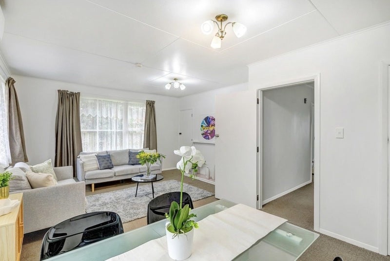 14 Durham Street, Cannons Creek, Porirua - Carousel 1