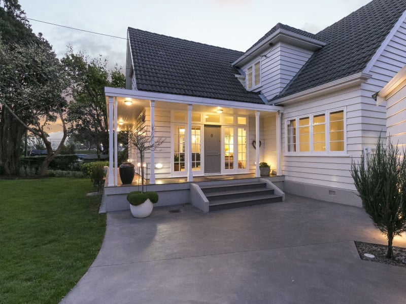 1 Ardross Avenue, Khandallah, Wellington - Carousel 2