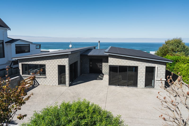 32 Bedford Parade, Brighton, Dunedin - Carousel 23