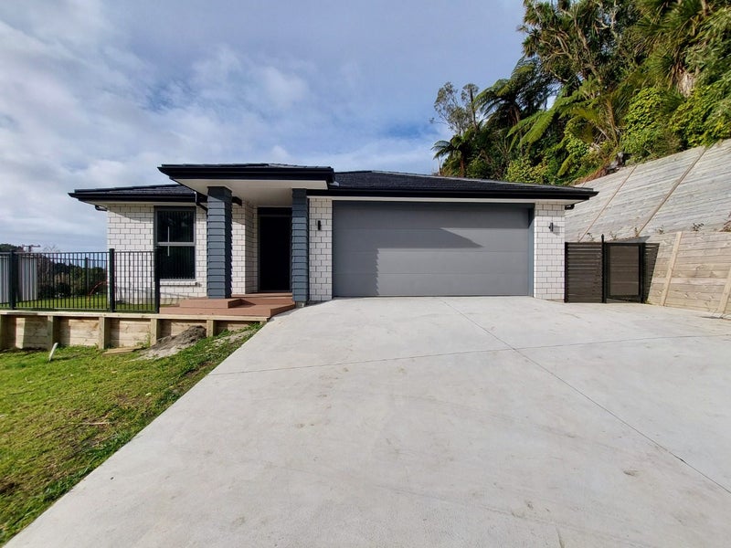 31 Govett Avenue, Frankleigh Park, New Plymouth - Carousel 1