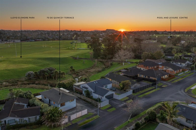 70 De Quincey Terrace, Highland Park, Auckland - Carousel 2