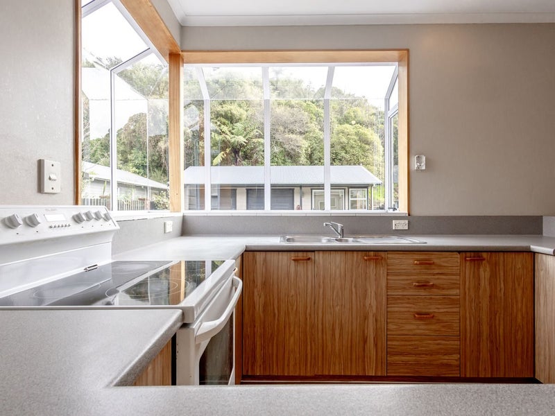 6 Blackmore Street, Greymouth, Greymouth - Carousel 2