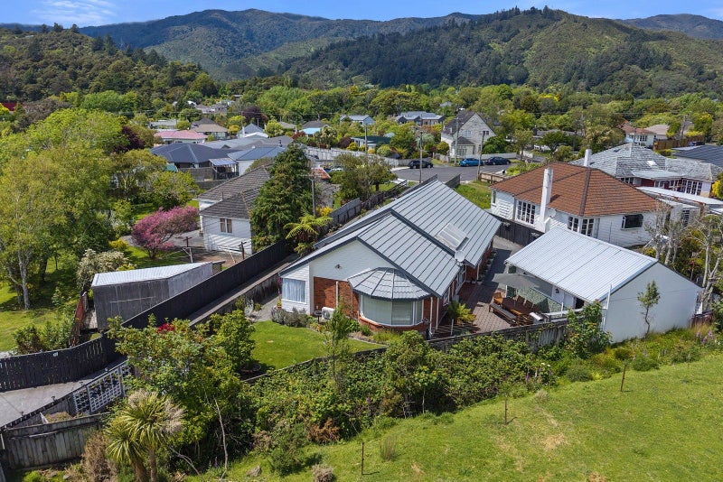 2/21 Sharpe Crescent, Wainuiomata, Lower Hutt - Carousel 27