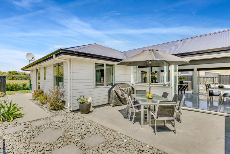 72 Hamilton Drive, Wainui, Gisborne - Carousel 1