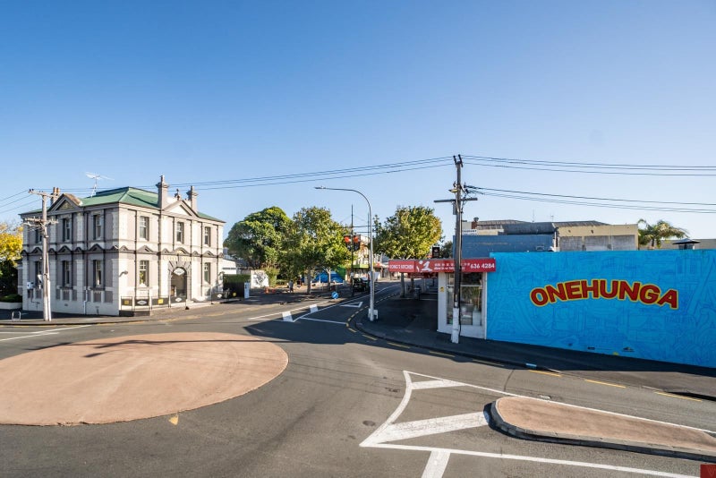 112C ONEHUNGA MALL, Onehunga, Auckland - Carousel 2