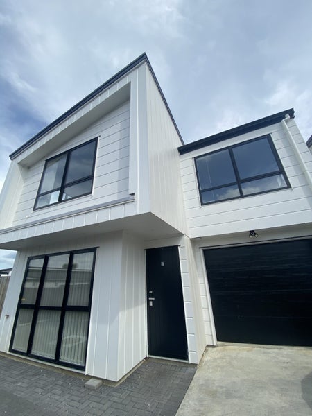 74E Miller Road, Mangere Bridge, Auckland - Carousel 1