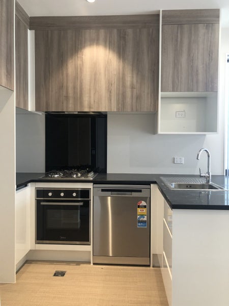 2/21 Akoranga Drive, Northcote, Auckland - Carousel 2