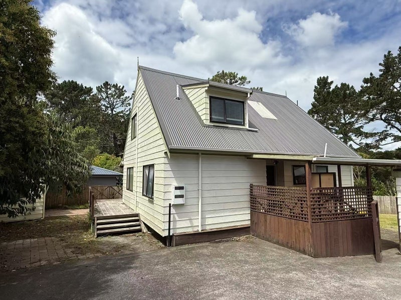 20B Regency Place, Sunnynook, Auckland - Carousel 1