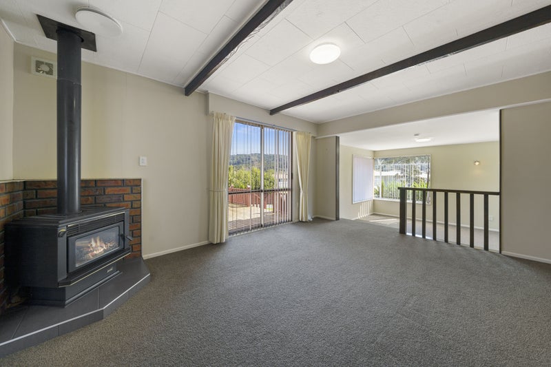 14 Manurewa Grove, Wainuiomata, Lower Hutt - Carousel 2