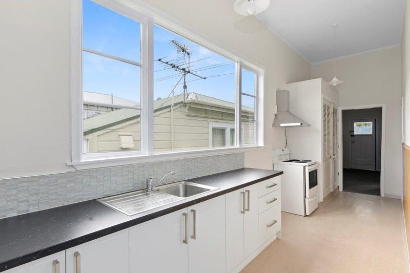 73 Wilson Street, Newtown, Wellington - Carousel 2