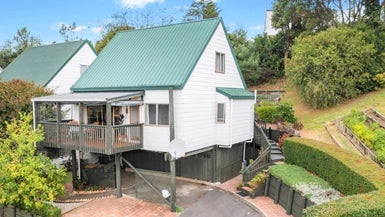 1/1 Mulberry Place, Glenfield, Auckland - Carousel 1
