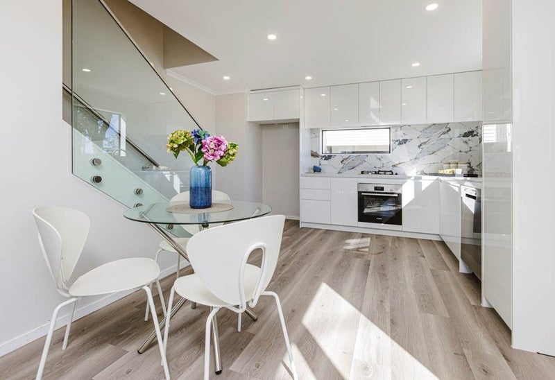 4/100 Seymour Road, Sunnyvale, Auckland - Carousel 2