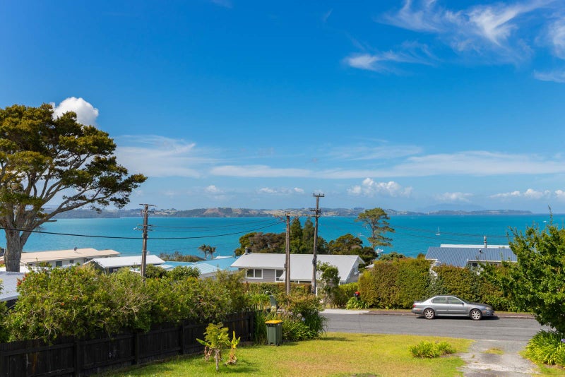 5 Mera Road, Algies Bay, Warkworth - Carousel 1