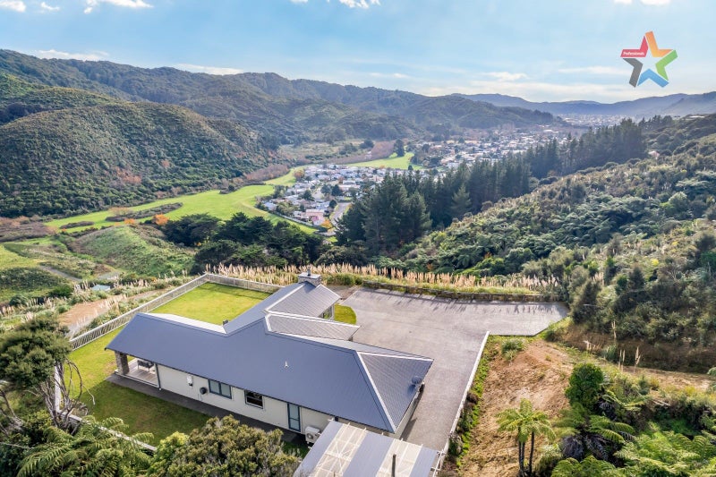 119 Coast Road, Wainuiomata, Lower Hutt - Carousel 2