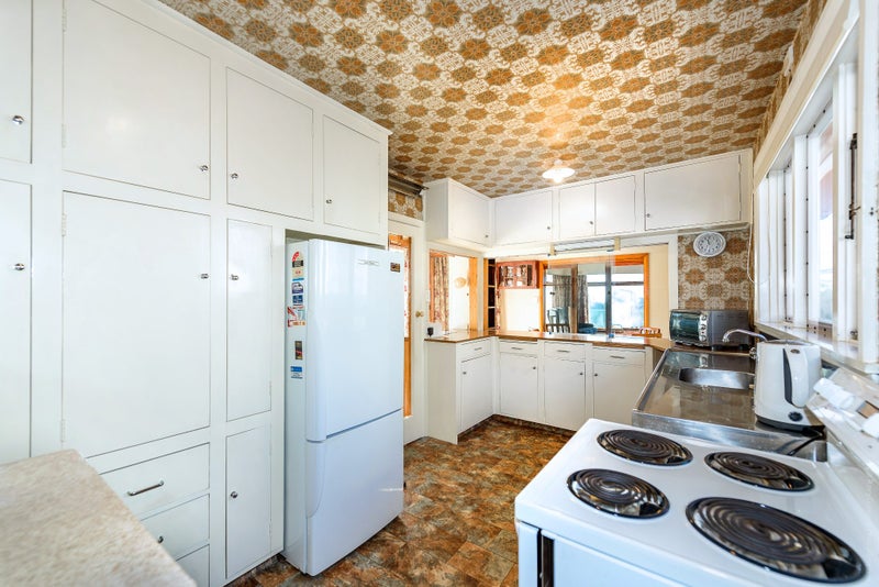 205 Marine Parade, New Brighton, Christchurch - Carousel 24