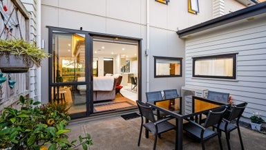 31 Haddington Drive, Flat Bush, Auckland - Carousel 1