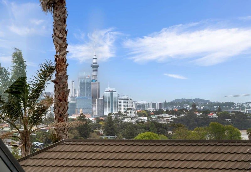 31 Williamson Avenue, Belmont, Auckland - Carousel 16