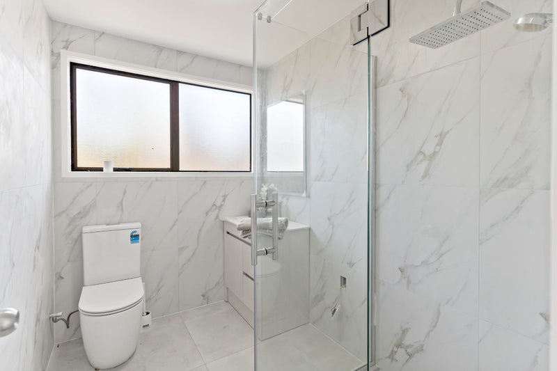 9 Massine Place, Randwick Park, Auckland - Carousel 1