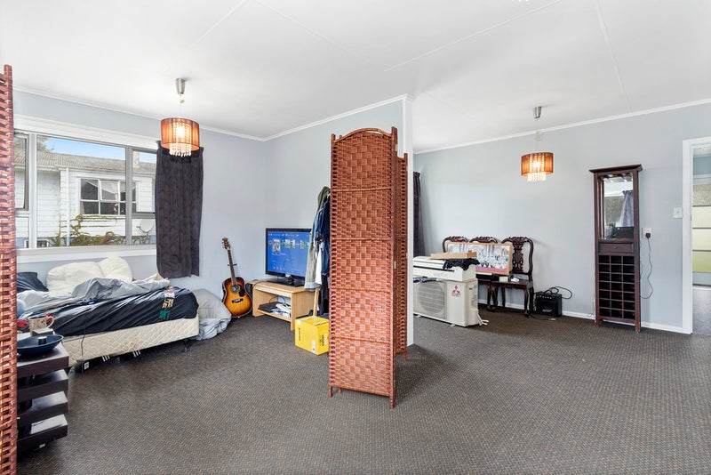 12 Bellona Place, Cannons Creek, Porirua - Carousel 2