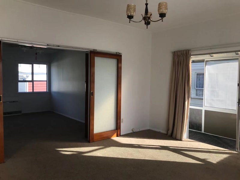 11 Bell Street, Hamilton East, Hamilton - Carousel 2